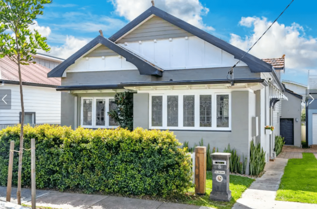 BNBCARE - The Merewether Beach Bungalow